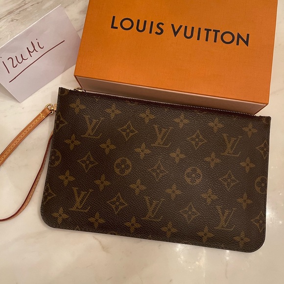 louis vuitton - Picture 9 of 10